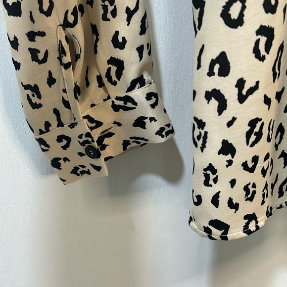 ZARA SILK BLOUSE WOMEN SIZE S ANIMAL PRINT LONG SLEEVE - Picture 6 of 11